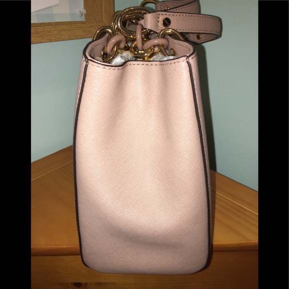 ⭐️HOST PICK⭐️ NWT 💯% Authentic Michael Kors medium Cynthia satchel - Picture 14 of 15